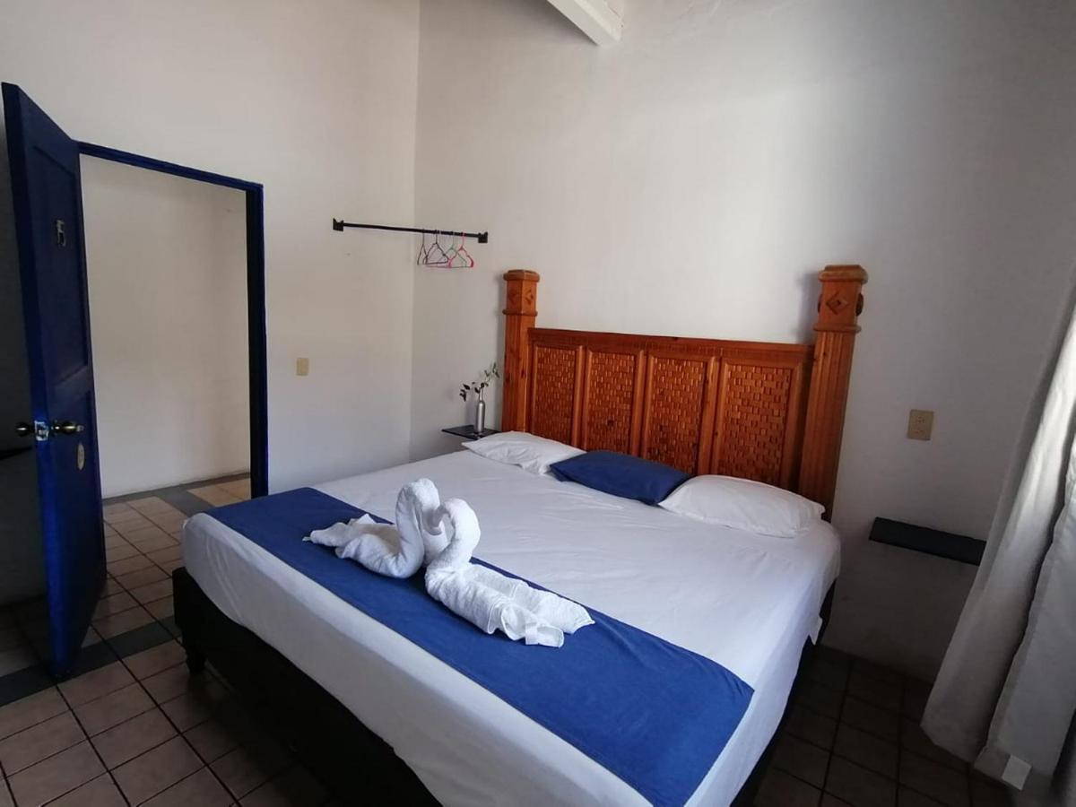 Hotel & Hostal Mayflower Puerto Escondido  Buitenkant foto